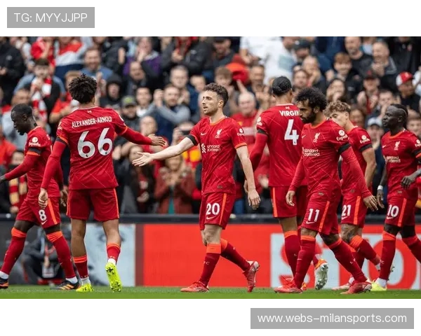 “英超争夺战失误频发，榜首格局摇摆不定”，“英超”