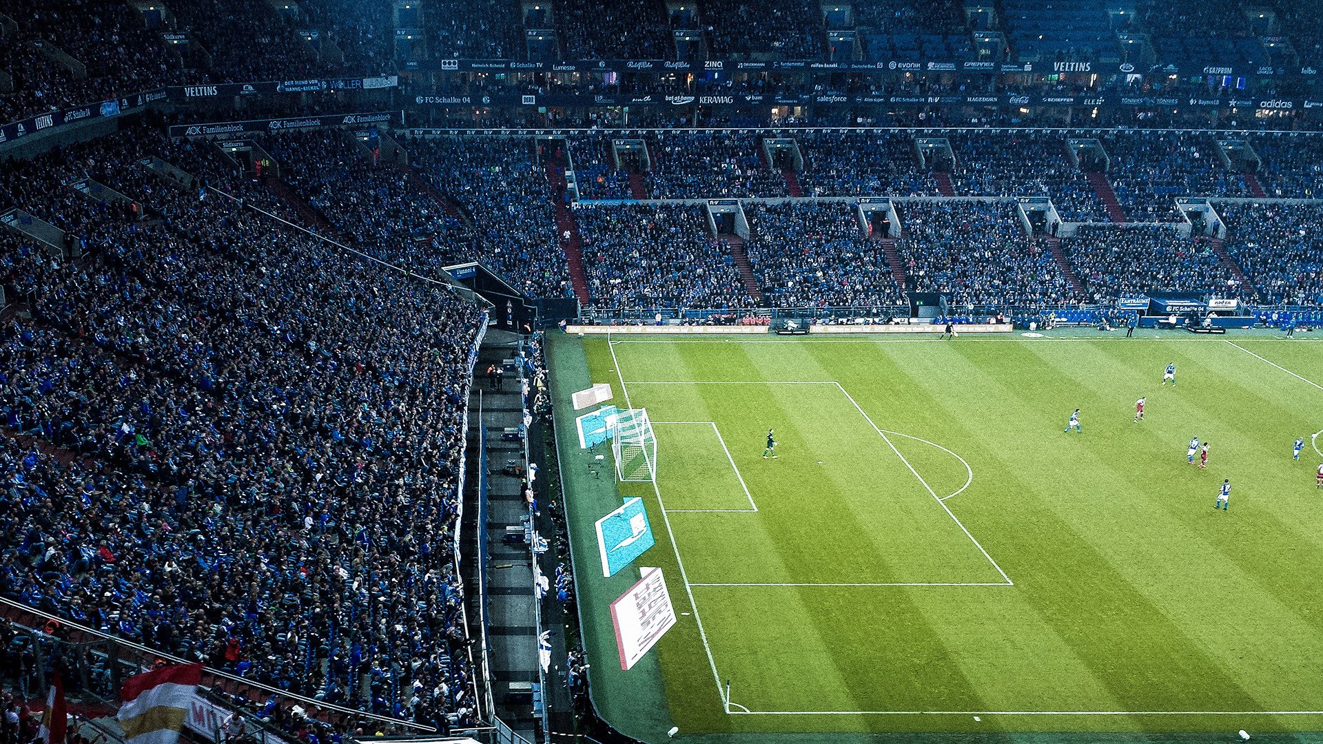 “绩效不挂钩的放松羽毛球赛” 专门强调“不谈KPI”